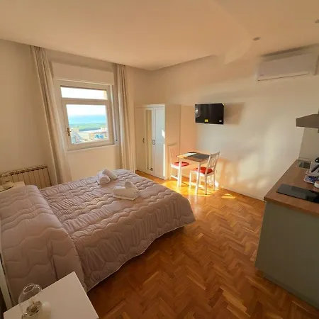 Miravalle Bed & Breakfast 4*